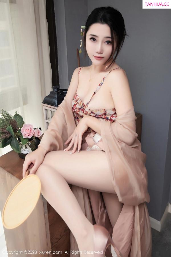  [XiuRen]高清写真图 2023.03.23 No.6457 严利娅Yuliya 汉服美臀第44张图片